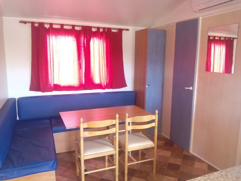 Bot Camping Terra Alta מראה חיצוני תמונה